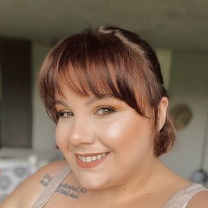 Meet your Posher, Corrine